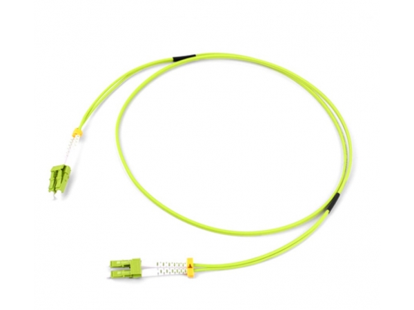 Quel type de câble de raccordement fibre est requis dans le centre de données ?