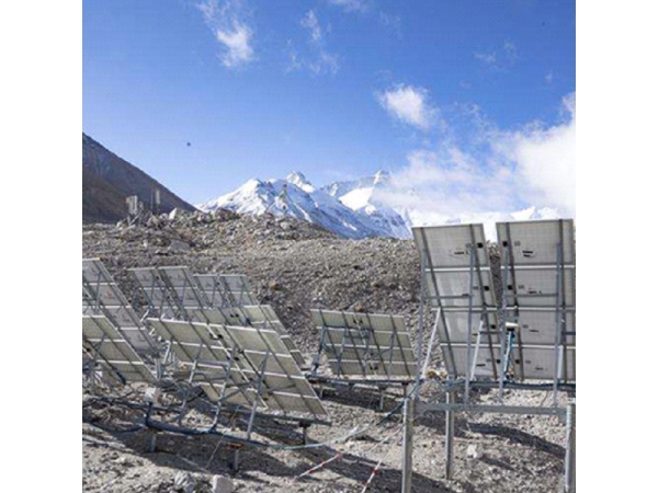 Pourquoi la Chine construit une station de base 5G sur l‘Everest ?